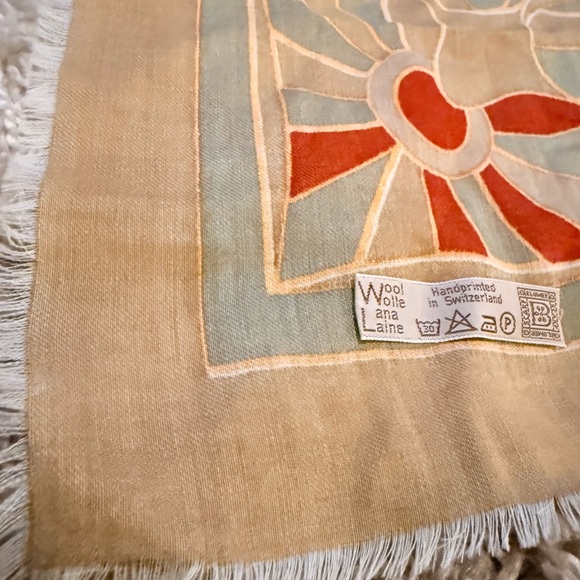 Vintage Made in Switzerland Lana Laine Wool Scarf 25.5”x26.5” - Picture 6 of 8